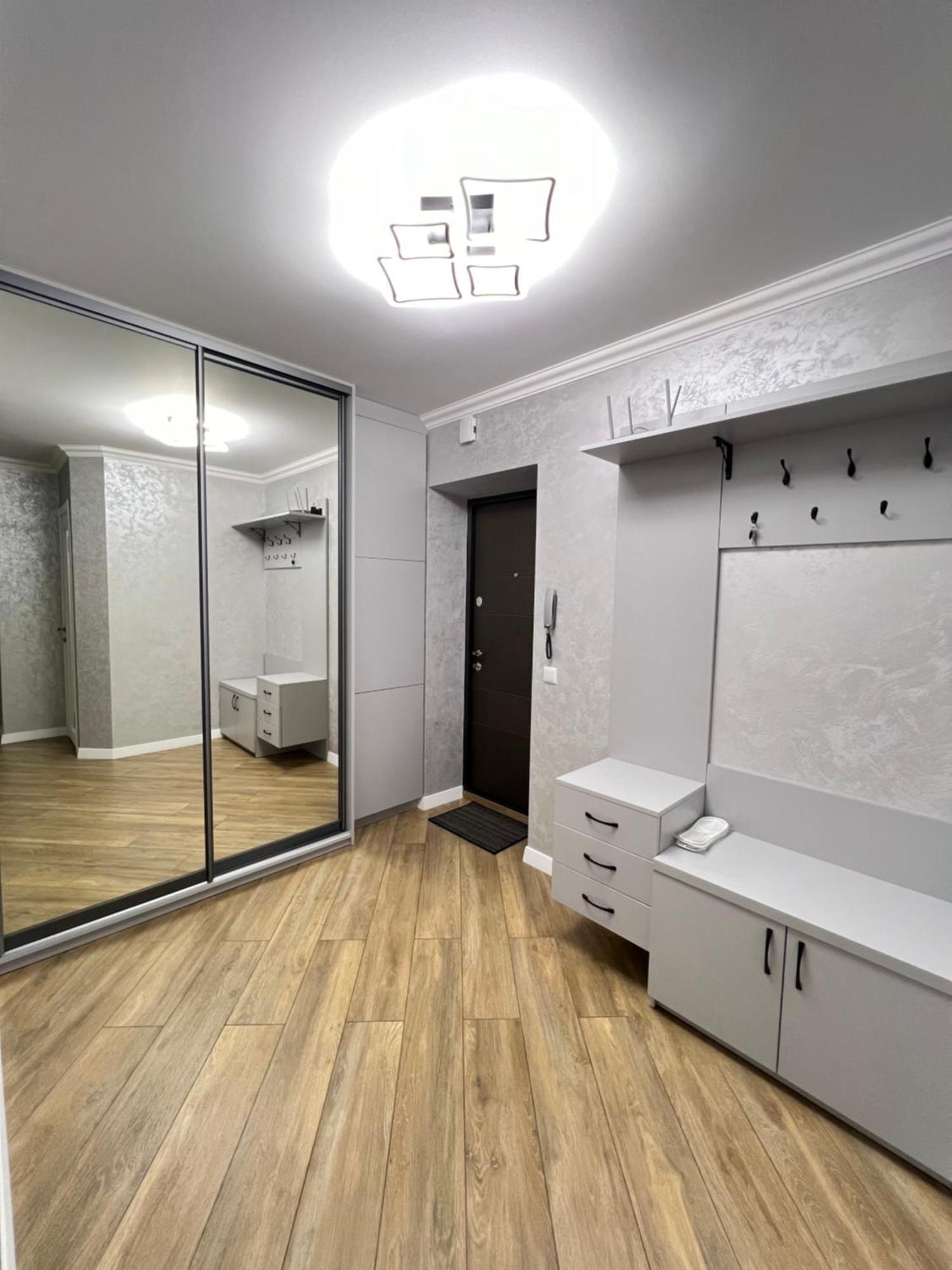 Затишна Квартира Біля Парку Центр Міста Ternopil Exterior foto